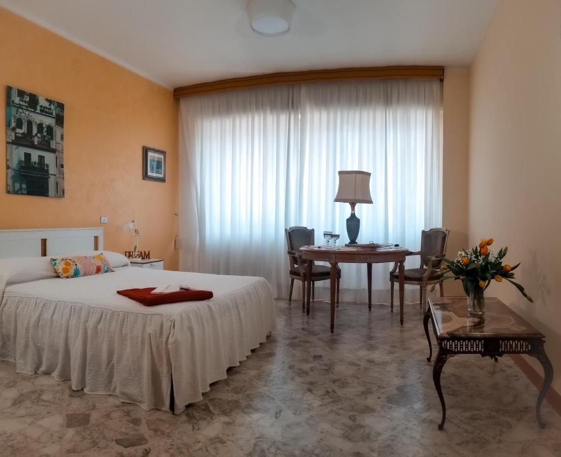 Via Sparano Suite Bari Exterior foto